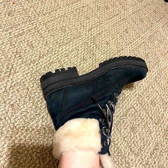 Timberland navy genuine suede & shearling fur boots - Picture 16 of 16
